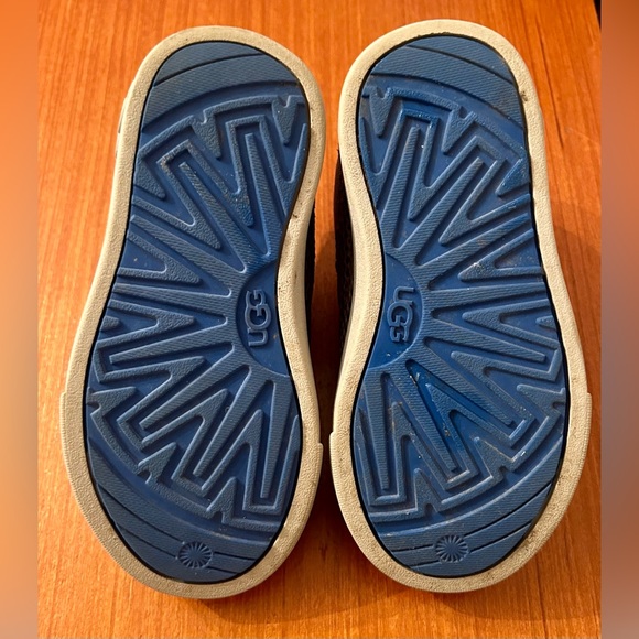 UGG Toddler Rennon Low Top Sneaker in Metal TODDLER SIZE 8 - Picture 7 of 13